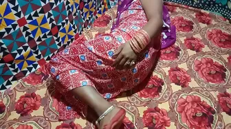 Cock-hungry Indian Bhabhi can't wait to be pussy-fucked by devar