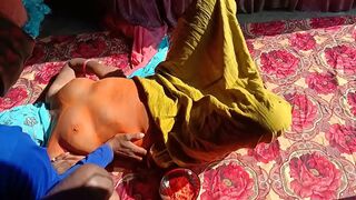 Topless desi Bhabhi is so sexy that Indian devar can't resist fucking her