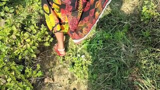 Indian cameraguy and desi Bhabhi in dress go outdoors to enjoy sex