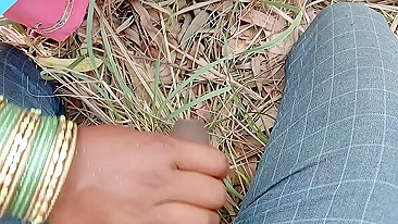 Outdoor Indian sex of unfaithful Bhabhi and sister's new boyfriend
