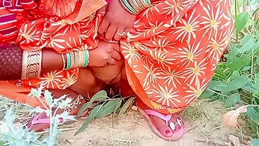 Vicious Bhabhi strokes devar's Indian cock with hand before outdoor sex