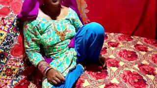 Indian Bhabhi's pussy is wet and sister's husband rushes home to fuck it