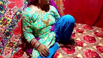 Indian Bhabhi's pussy is wet and sister's husband rushes home to fuck it