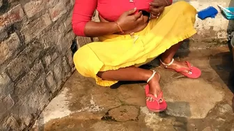 Aunty's perverted husband films the Indian Bhabhi taking a bath