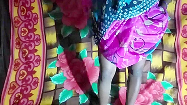 Indian lecher never turns down an opportunity to fuck desi Bhabhi