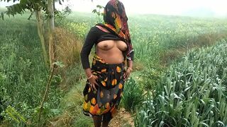 Stranger notices the Indian Bhabhi who flashes desi tits and pussy