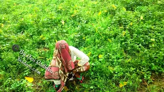 Guy films desi video of Indian Bhabhi playing with herself before sex