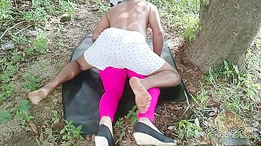 Bhabhi in pink is so horny that gets fucked by Indian boy outdoors