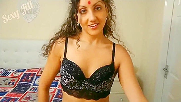 Cute Indian Bhabhi in sari on Valentine's Day sucks devar's penis