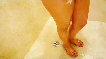 Desi guy joins cute Bhabhi in the shower in time for awesome quickie