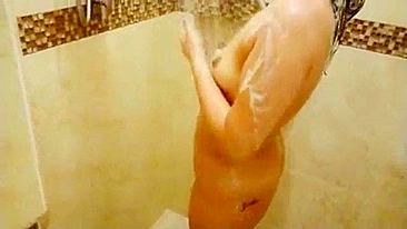 Desi guy joins cute Bhabhi in the shower in time for awesome quickie