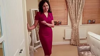 Indian Bhabhi peels off dress to have chudai that ends with creampie