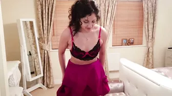 Indian Bhabhi peels off dress to have chudai that ends with creampie Indian Bhabhi peels off dress to have chudai that ends with creampie