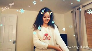 On Christmas lucky Desi guy has his dick polished by Indian Bhabhi