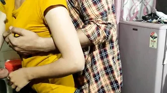 Desi man convinces Indian maid to have quick sex right in kitchen