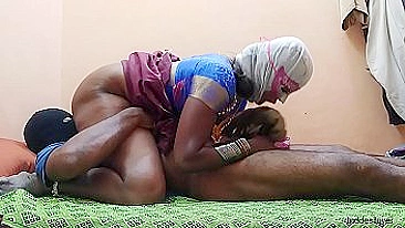 Bhabhi is horny so she uses Indian robber's cock to satisfy desi pussy