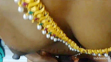 Desire to be popular makes the Indian Bhabhi take part in desi porn