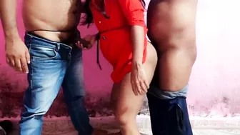 Nasty desi Bhabhi wants Indian sex partners to double penetrate her Nasty desi Bhabhi wants Indian sex partners to double penetrate her