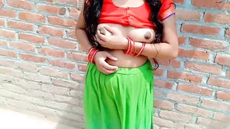 Long-haired Bhabhi flashes desi private parts and Indian cameraguy fucks her