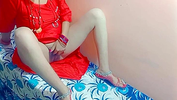 Bored Bhabhi cheers herself up by sex with Indian devar on the camera