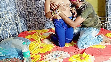 Partner fucks the masked Indian Bhabhi on the bed after hindi talk
