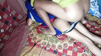 Cumshot on bottom of Bhabhi after that Indian devar bangs her pussy