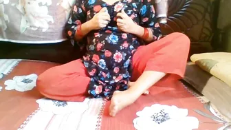 Indian obtains access to Internet and broadcasts Bhabhi masturbation