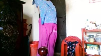 Perverted husband films Indian porn of Bhabhi who receives his cock