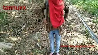 Indian cameraman with Hindi talk implicates Bhabhi in outdoor sex