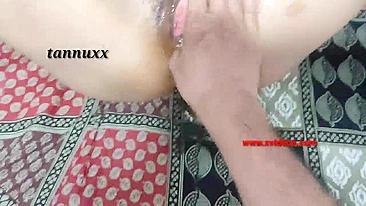 Depraved man makes it with Desi Bhabhi while Indian hubby is at work