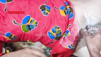 Sex of Bhabhi with Indian pervert with camera who films it from behind