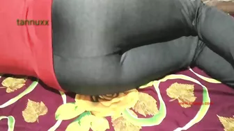 Bhabhi reaches orgasm in amateur Indian video where devar enters her