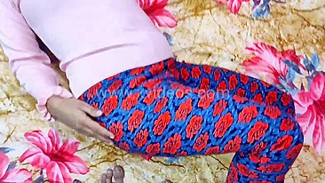 Indian MILF tempts Hindi talk man who has sex with the homely Bhabhi