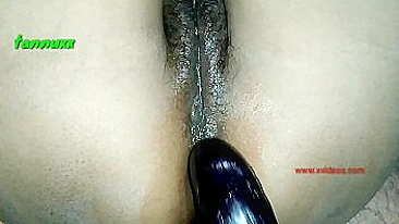 Cum flows out of hairy vagina of Bhabhi after sex with Indian devar