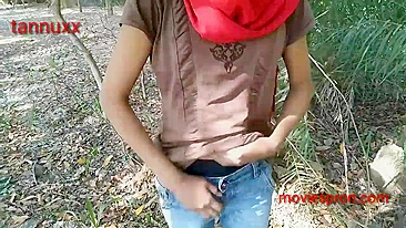 Hindi talk cameraman took Bhabhi to forest to nail her in Indian style