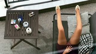 Spying on my neighbor's daughter she to masturbate on balcony