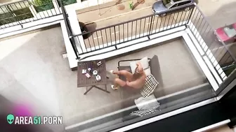 Spying on my neighbor's daughter she to masturbate on balcony