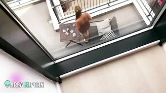 Spying on my neighbor's daughter she to masturbate on balcony