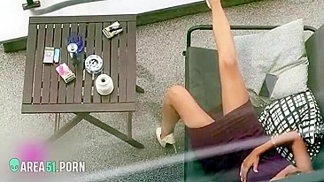 Spying on my neighbor's daughter she to masturbate on balcony