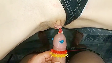 Amateur wife got her cunt stuffed with a condom condom with thorns