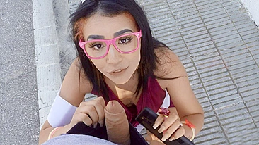Spanish cutie with glasses polishes stranger's XXX dick outdoors