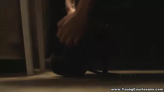 Man pays cash for royal anal sex with professional Russian courtesan Katarina Muti