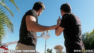 Sexpot thinks MMF is more important than repair work