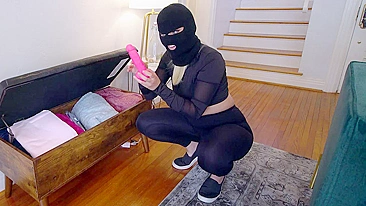 Female robber takes XXX punishment in the form of masturbation