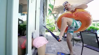 Neighbor comes up with XXX idea after he sees girl stuck in the window Neighbor comes up with XXX idea after he sees girl stuck in the window