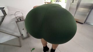 Latina with big juicy butt saddles leprechaun's face for XXX licking