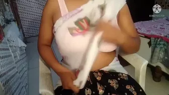 After taking a shower amateur bhabhi wanks my buddy