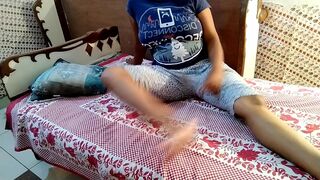 India desperate for people to see my wet pussy