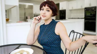 Short-haired mom with natural tits wakes up stepson with a steamy XXX blowjob Short-haired mom with natural tits wakes up stepson with a steamy XXX blowjob