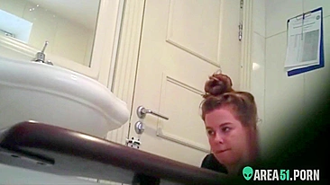 Naive mom caught masturbating on hidden cam after taking piss on pan
